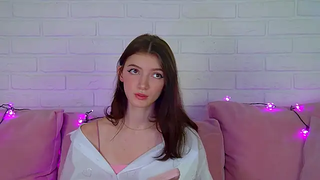 Snapshot of SophiaProve chatting on January 2026 04:22:02 PM SophiaProve online show from January 2026 04:22:02 PM