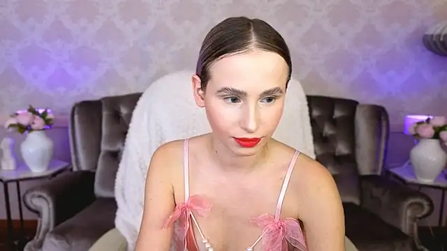 Snapshot of YourMoneyBossNikki chatting on November 2025 01:44:01 PM YourMoneyBossNikki online show from November 2025 01:44:01 PM