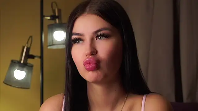 CoreenYorton online show from December 2025 01:11:02 AM