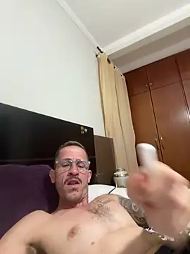 Lucasjandre online show from May 2026 12:07:01 AM