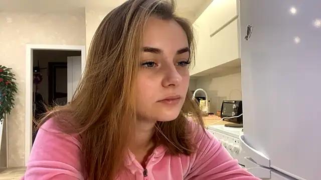 Snapshot of GeralynChiszar chatting on December 2025 05:13:01 AM GeralynChiszar online show from December 2025 05:13:01 AM