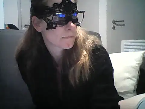 Snapshot of MelleEloa chatting on February 2026 08:45:01 PM MelleEloa online show from February 2026 08:45:01 PM