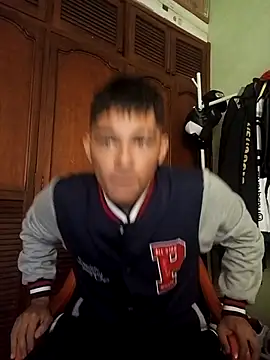 Santiagooo1233 online show from November 2025 06:24:02 PM