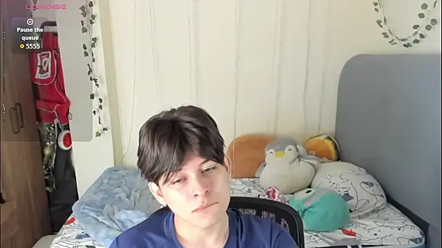 Felix kitty online show from February 2026 07:10:02 PM