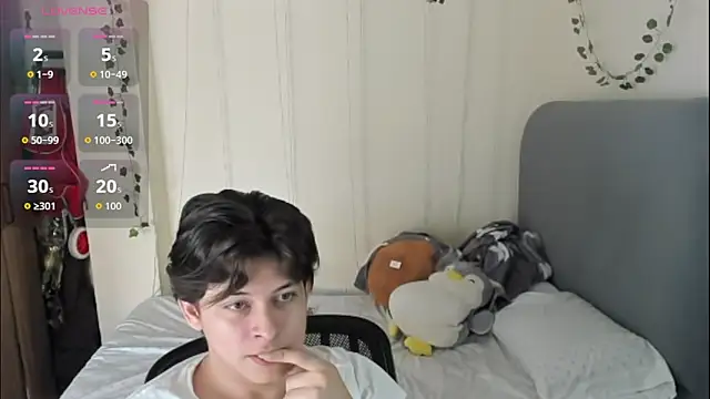 Felix kitty online show from March 2026 07:19:01 PM