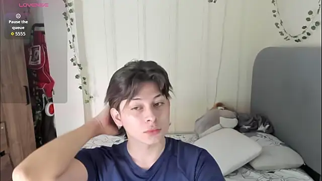 Felix kitty online show from March 2026 07:08:02 PM