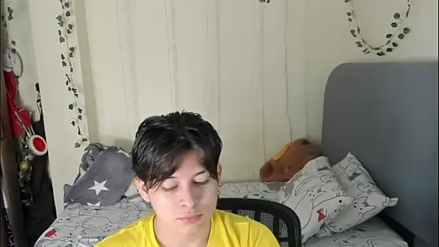 Felix kitty online show from March 2026 07:13:02 PM