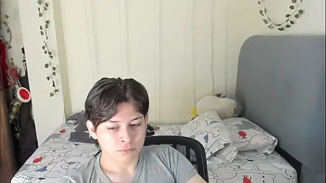 Felix kitty online show from March 2026 07:02:02 PM