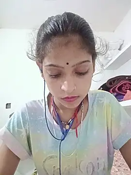 Mohnicute online show from July 2026 06:14:01 PM