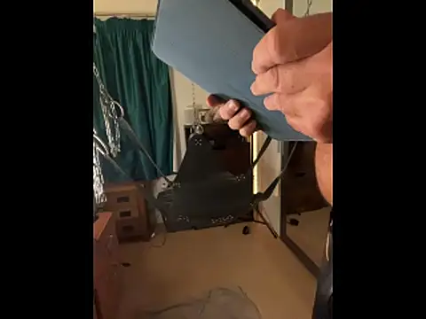 Snapshot of LeatherSdaddy chatting on November 2025 03:05:02 PM LeatherSdaddy online show from November 2025 03:05:02 PM