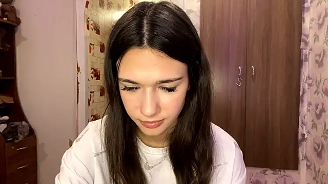 Snapshot of EunHendericks chatting on November 2025 10:52:02 AM EunHendericks online show from November 2025 10:52:02 AM