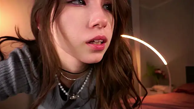 NanceeWestaway online show from December 2025 07:53:02 PM