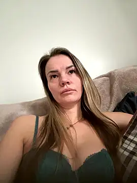 Snapshot of Cutebrowneyes_ chatting on January 2026 12:43:02 PM Cutebrowneyes online show from January 2026 12:43:02 PM