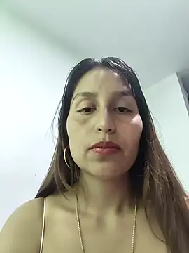 Snapshot of IsabellaaSwann chatting on November 2025 12:15:02 PM IsabellaaSwann online show from November 2025 12:15:02 PM