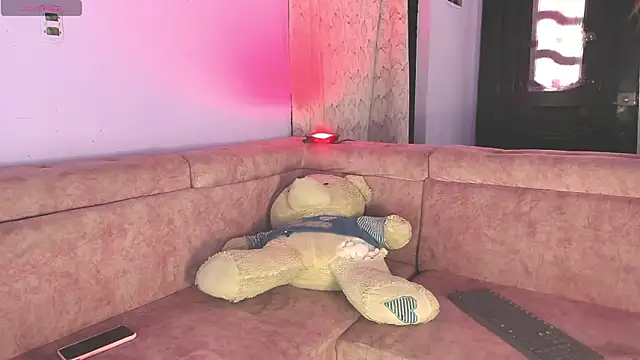 Snapshot of alahai_queen chatting on March 2026 02:25:02 PM alahai queen online show from March 2026 02:25:02 PM