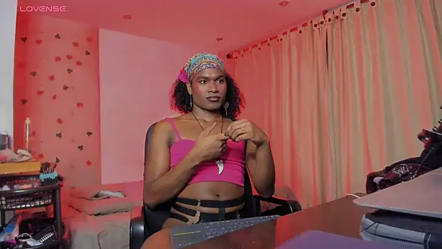 LaGoldenBitch online show from May 2026 01:25:01 AM