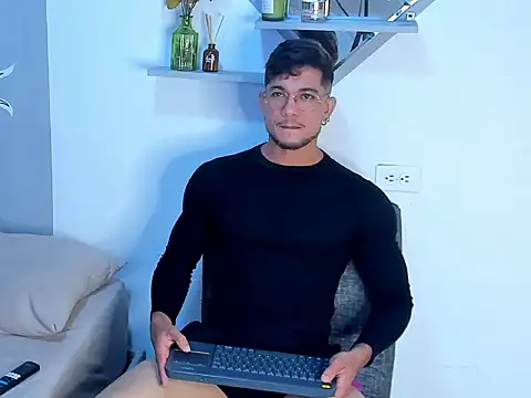 Nolan joness online show from June 2026 01:10:02 AM