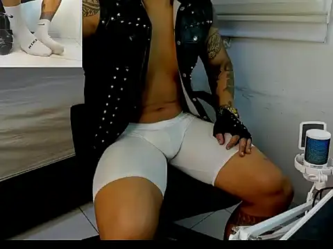 Snapshot of master_leather chatting on February 2026 03:24:02 AM master leather online show from February 2026 03:24:02 AM