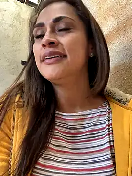 valeria absurdah online show from November 2025 07:39:02 PM