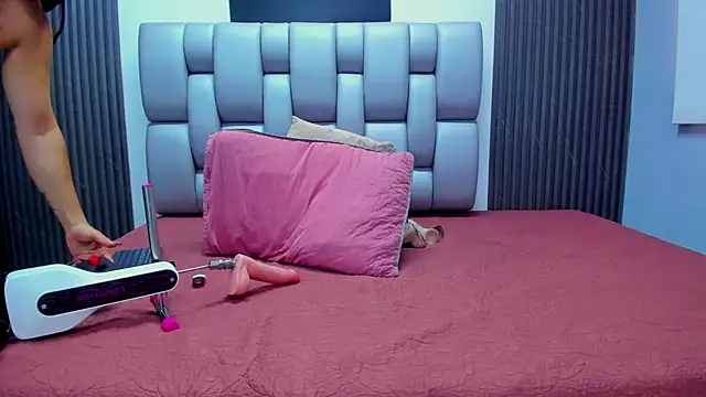 May-Clanfort online show from March 2026 12:22:01 PM