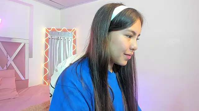 ISABELA TAY online show from November 2025 11:46:01 AM