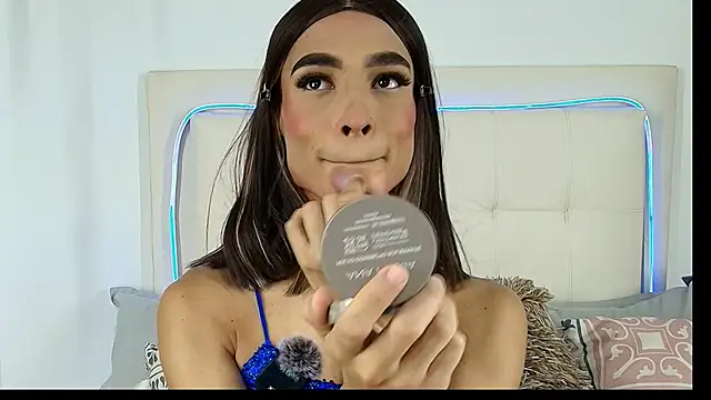 Snapshot of Daphne_Hills chatting on February 2026 05:53:01 PM Daphne Hills online show from February 2026 05:53:01 PM