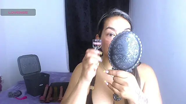 tasha velvet online show from November 2025 01:22:02 PM