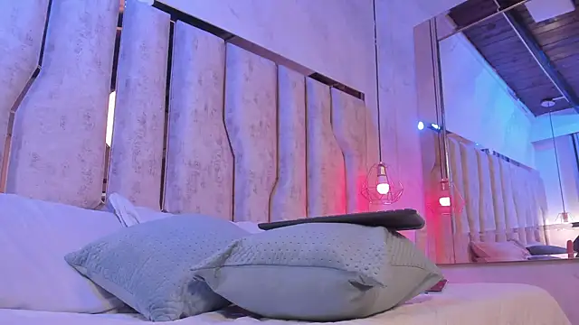 Caroline palmerr online show from February 2026 03:22:01 AM