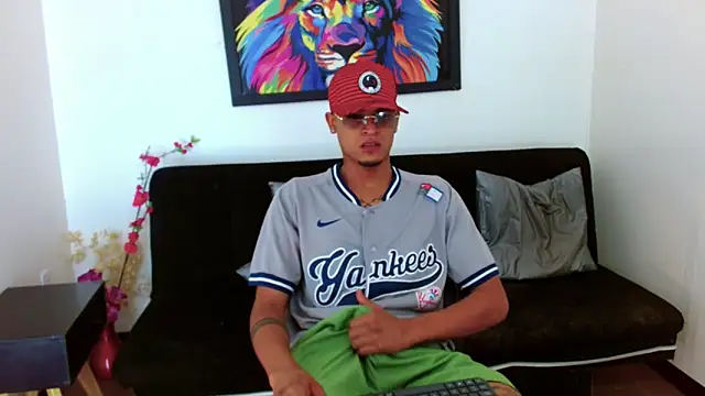 Snapshot of Isaacas_ chatting on November 2025 11:29:01 AM Isaacas online show from November 2025 11:29:01 AM