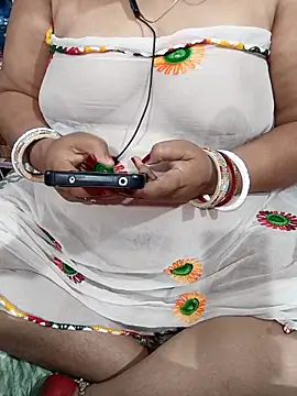 Snapshot of Kajal-585 chatting on February 2026 07:43:01 PM Kajal-585 online show from February 2026 07:43:01 PM