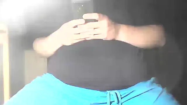 Snapshot of bigcumfrench chatting on April 2026 05:21:01 AM bigcumfrench online show from April 2026 05:21:01 AM