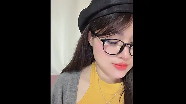 MiCandy-Lovee online show from November 2025 06:07:01 PM