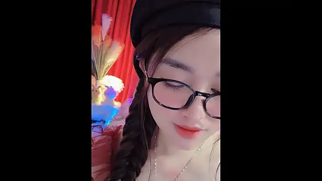 MiCandy-Lovee online show from December 2025 02:12:02 PM