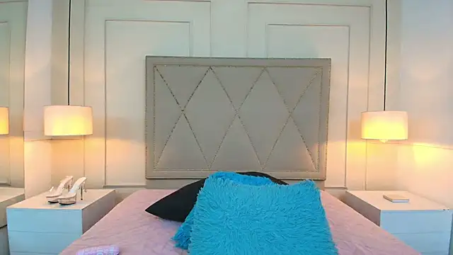CarolinnaSaenz online show from May 2026 11:49:01 AM