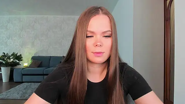 Snapshot of Kira_love_81 chatting on April 2026 12:08:02 PM Kira love 81 online show from April 2026 12:08:02 PM
