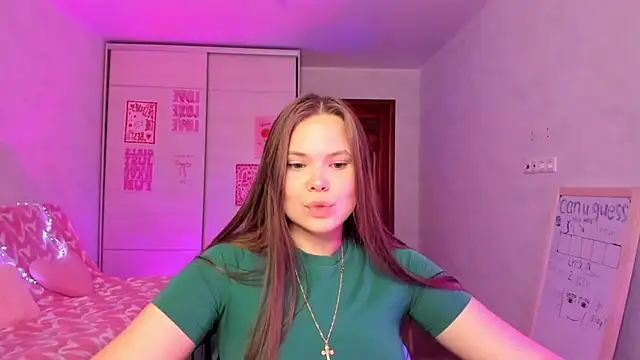 Snapshot of Kira_love_81 chatting on May 2026 04:20:02 AM Kira love 81 online show from May 2026 04:20:02 AM