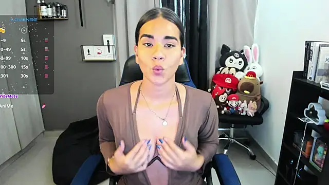 Charlott  V online show from June 2026 07:51:01 PM