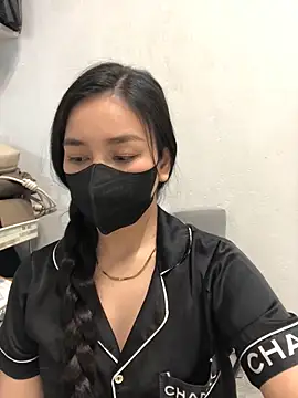 Snapshot of Tina_2k3 chatting on November 2025 01:24:02 PM Tina 2k3 online show from November 2025 01:24:02 PM