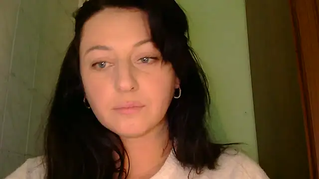 Snapshot of MelinaAx chatting on December 2025 11:28:02 AM MelinaAx online show from December 2025 11:28:02 AM