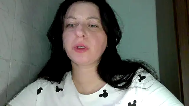 Snapshot of MelinaAx chatting on March 2026 09:42:02 PM MelinaAx online show from March 2026 09:42:02 PM