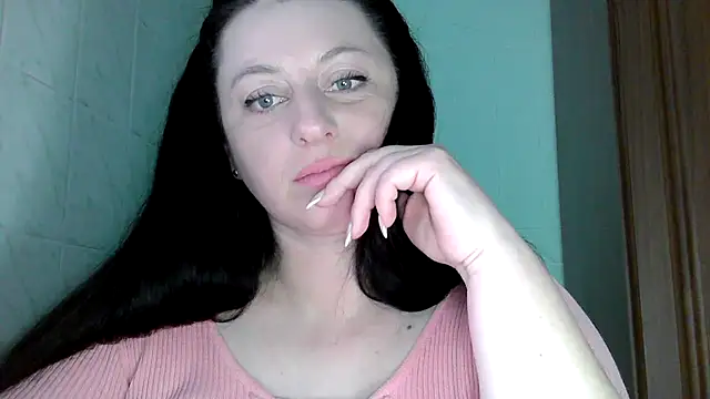 Snapshot of MelinaAx chatting on April 2026 11:43:01 AM MelinaAx online show from April 2026 11:43:01 AM