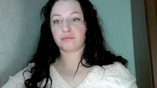 Snapshot of MelinaAx chatting on April 2026 07:40:02 PM MelinaAx online show from April 2026 07:40:02 PM