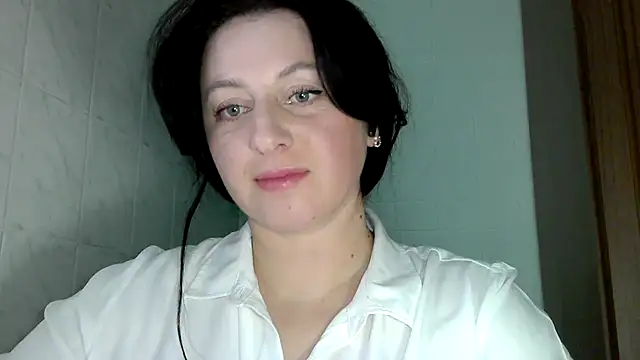 Snapshot of MelinaAx chatting on April 2026 07:25:02 PM MelinaAx online show from April 2026 07:25:02 PM