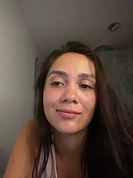 carolsapequinha online show from April 2026 12:43:02 AM