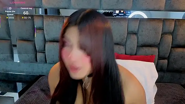 IssaJones  online show from January 2026 08:58:02 PM