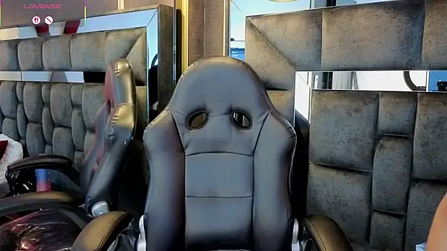 Snapshot of IssaJones_ chatting on March 2026 08:58:02 PM IssaJones online show from March 2026 08:58:02 PM