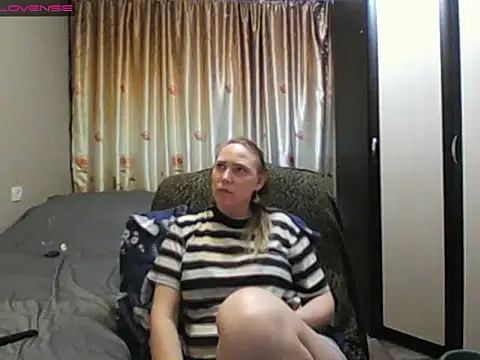 JenniDeep online show from April 2026 05:39:01 PM