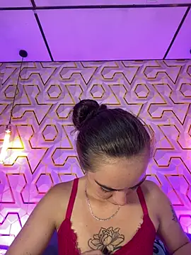 MelanyyJhonson15 online show from July 2026 08:33:02 PM