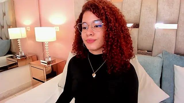 Snapshot of avrilwaynee chatting on January 2026 01:05:02 PM avrilwaynee online show from January 2026 01:05:02 PM