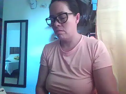 caroline 47 online show from April 2026 03:29:01 PM